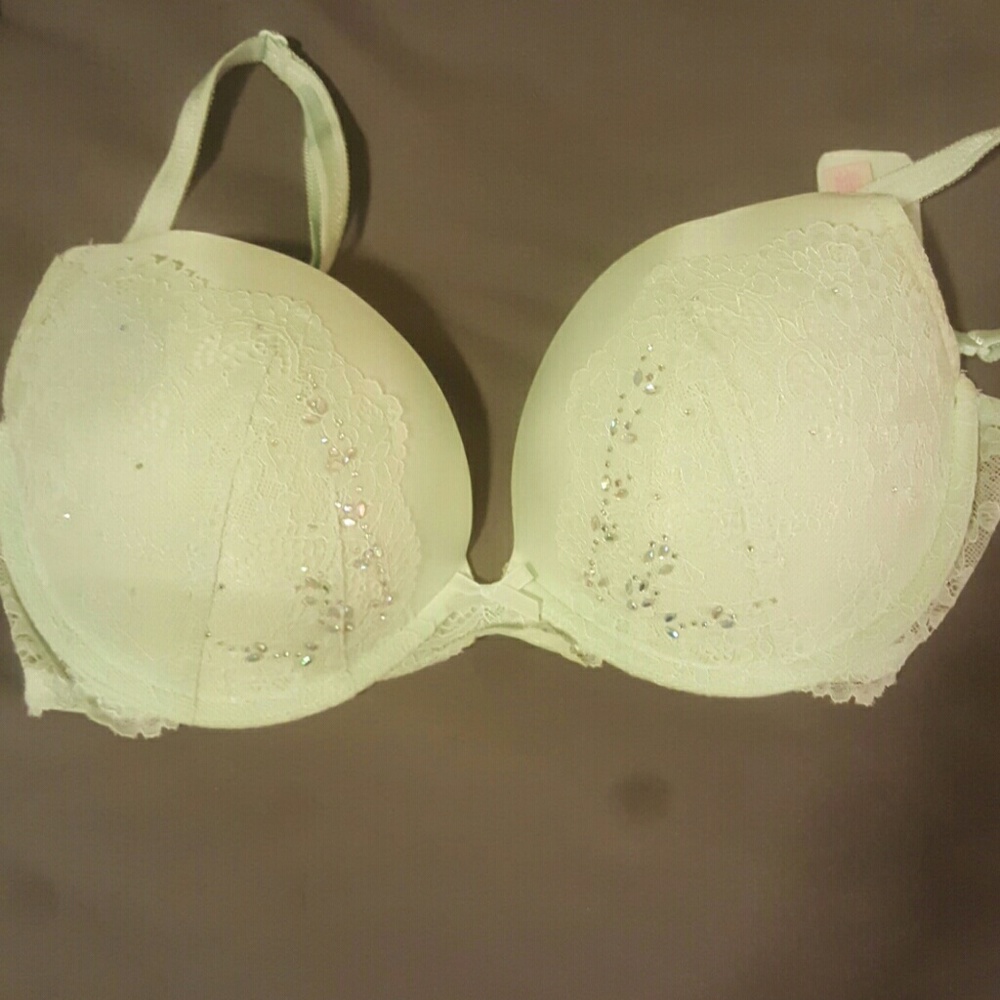 Victoria's Secret push up bra 34DD